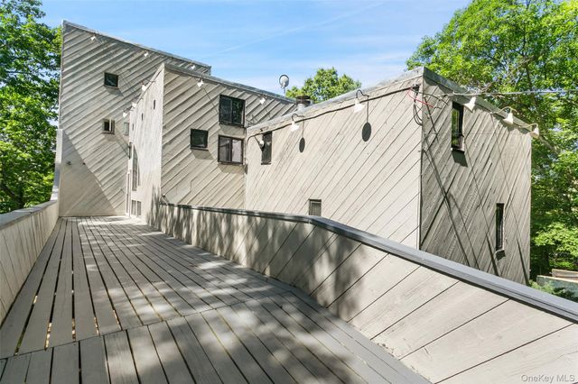 8 Cliff Court, Carmel, NY 10512