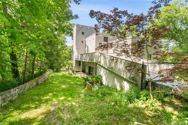 8 Cliff Court, Carmel, NY 10512