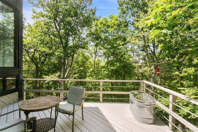 8 Cliff Court, Carmel, NY 10512