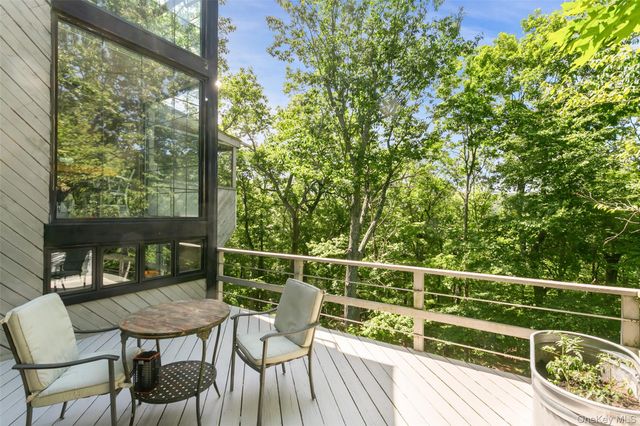 8 Cliff Court, Carmel, NY 10512