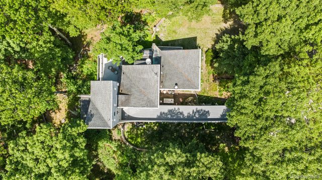 8 Cliff Court, Carmel, NY 10512