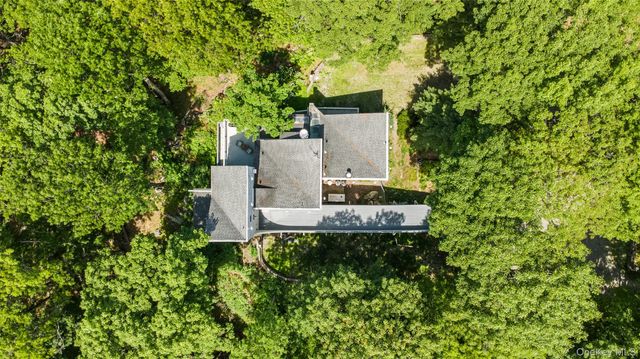 8 Cliff Court, Carmel, NY 10512