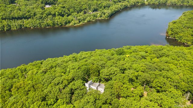8 Cliff Court, Carmel, NY 10512