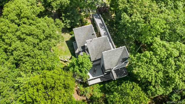 8 Cliff Court, Carmel, NY 10512