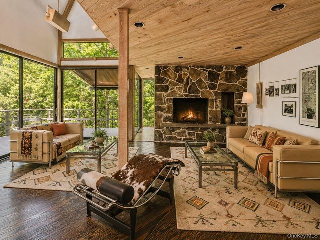 8 Cliff Court, Carmel, NY 10512