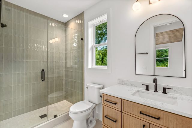927 Currey Rd, Nashville, TN 37217