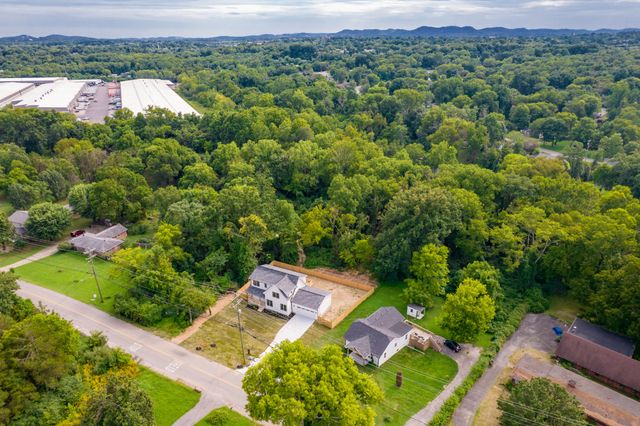 927 Currey Rd, Nashville, TN 37217