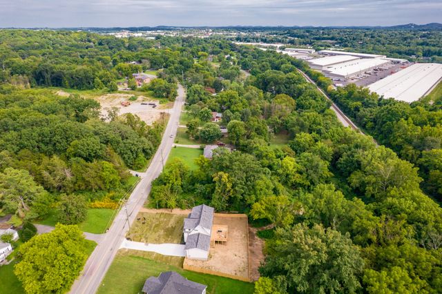927 Currey Rd, Nashville, TN 37217