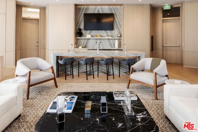 211 W Elm Court 8D, Los Angeles, CA 90067