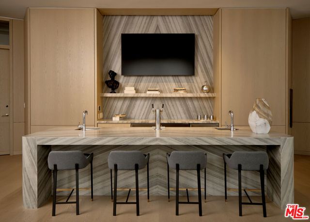 211 W Elm Court 8D, Los Angeles, CA 90067