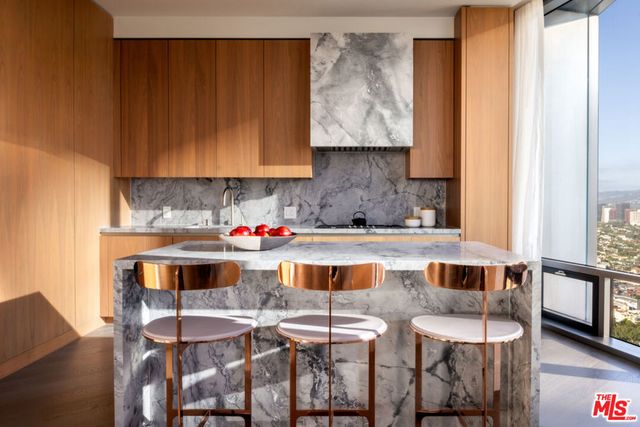 211 W Elm Court 8D, Los Angeles, CA 90067