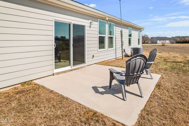 18 Harlow Court, Fuquay Varina, NC 27526