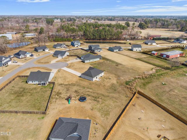 18 Harlow Court, Fuquay Varina, NC 27526