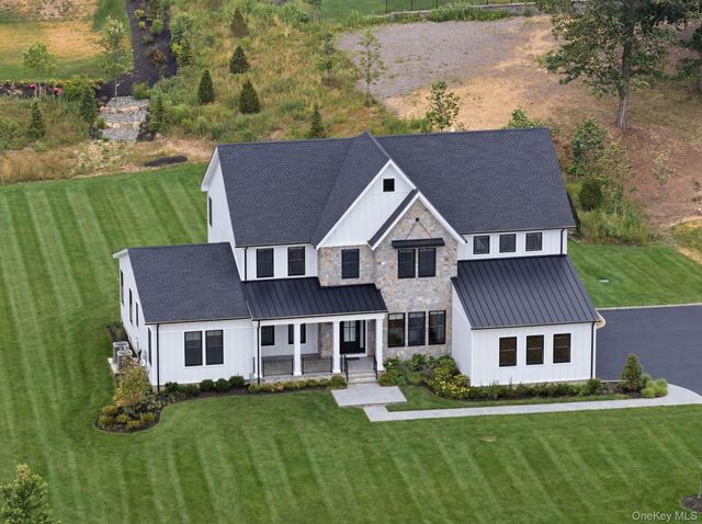 1 Levitow Court, Dix Hills, NY 11746