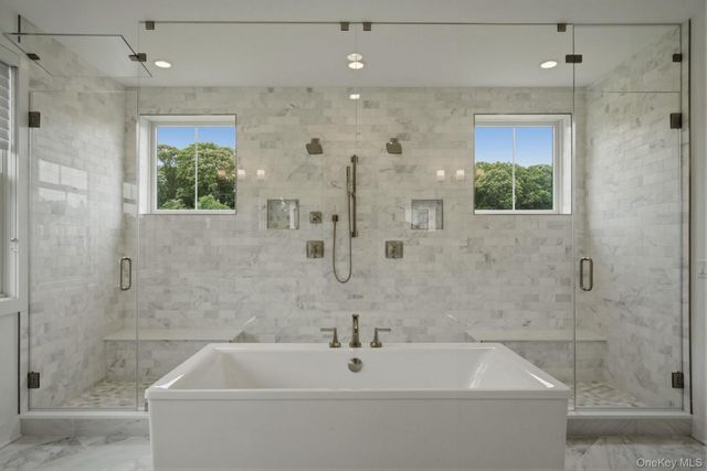 1 Levitow Court, Dix Hills, NY 11746