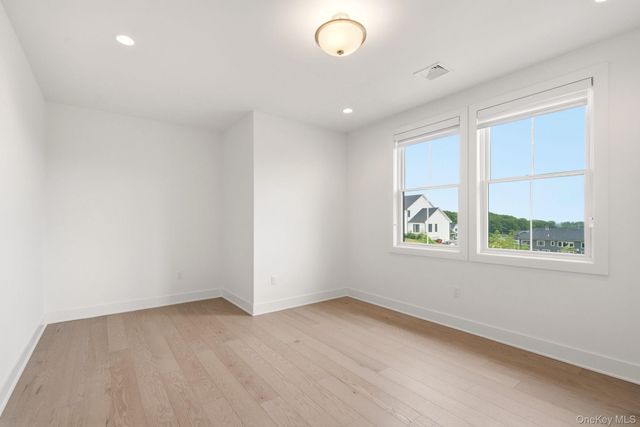 1 Levitow Court, Dix Hills, NY 11746