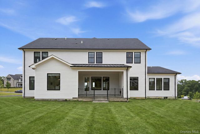 1 Levitow Court, Dix Hills, NY 11746