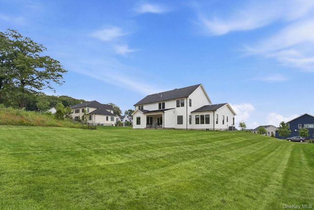 1 Levitow Court, Dix Hills, NY 11746