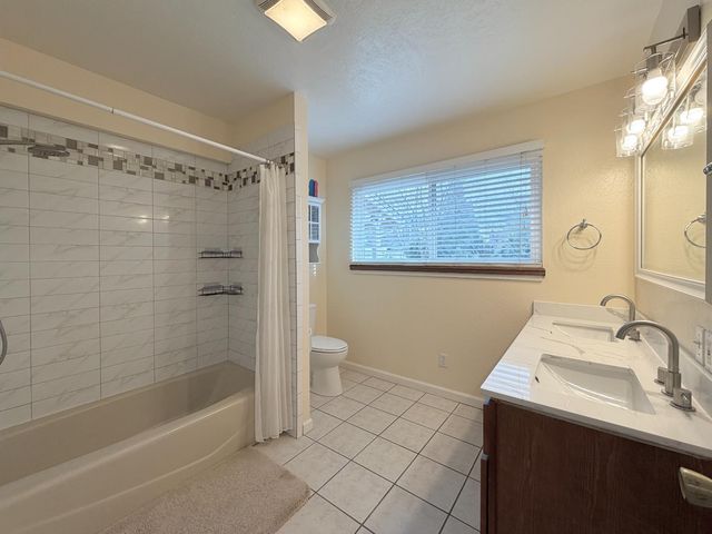 4609 North Ave, Sacramento, CA 95821