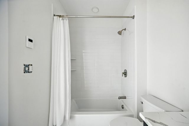 38 Hichborn 203, Boston, MA 02135