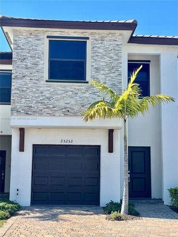 25252 SW 107th Ct, Homestead, FL 33032