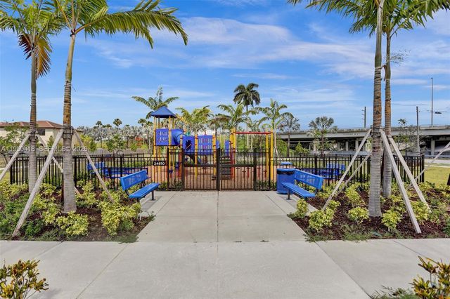 25252 SW 107th Ct, Homestead, FL 33032