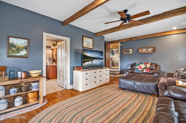 866 Open Range Rd, Crossville, TN 38555