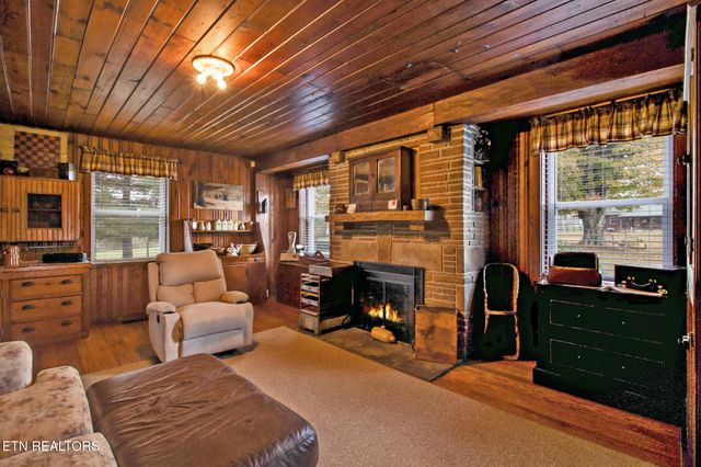 866 Open Range Rd, Crossville, TN 38555