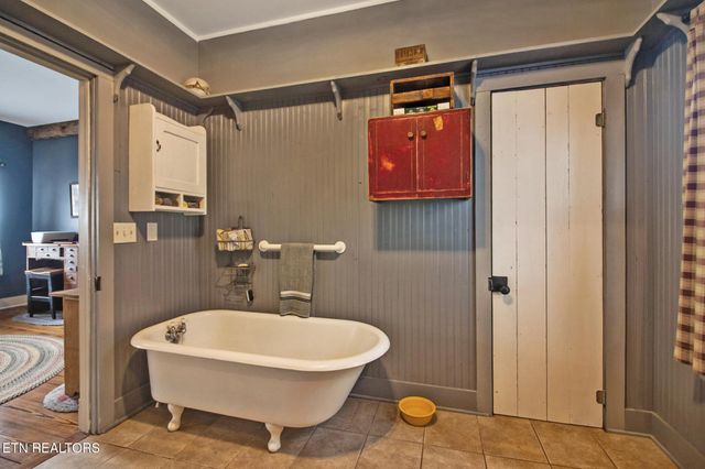 866 Open Range Rd, Crossville, TN 38555