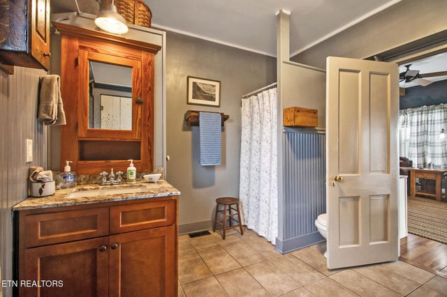 866 Open Range Rd, Crossville, TN 38555