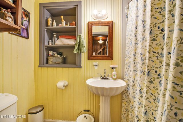 866 Open Range Rd, Crossville, TN 38555