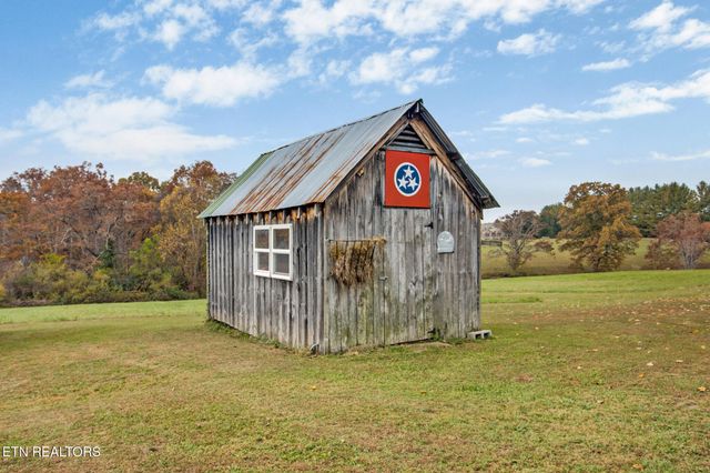 866 Open Range Rd, Crossville, TN 38555