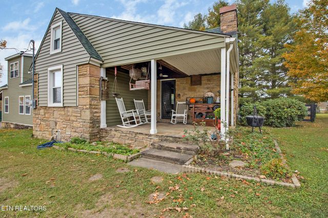 866 Open Range Rd, Crossville, TN 38555