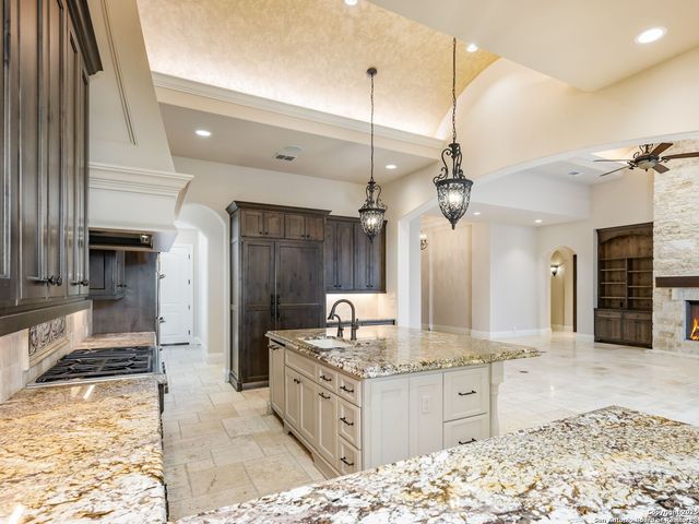 211 Wellesley Landing, Shavano Park, TX 78231