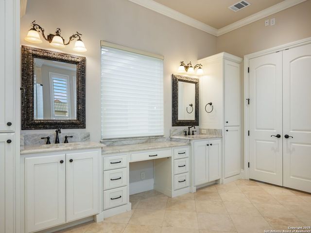 211 Wellesley Landing, Shavano Park, TX 78231