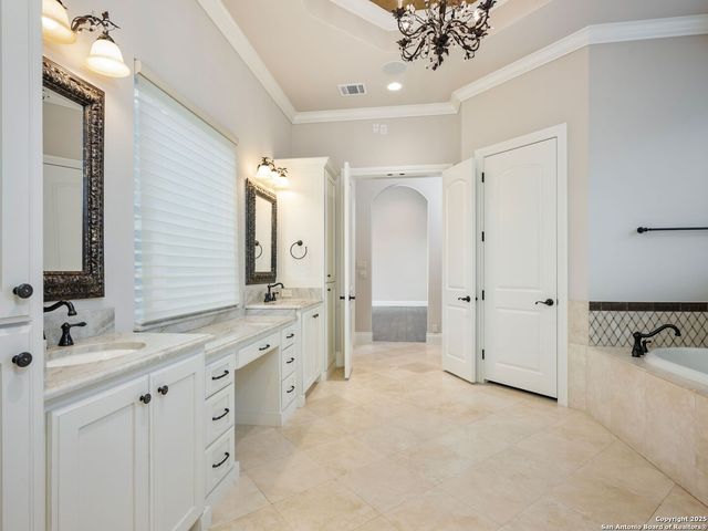 211 Wellesley Landing, Shavano Park, TX 78231