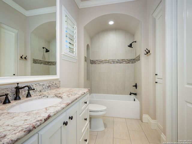 211 Wellesley Landing, Shavano Park, TX 78231