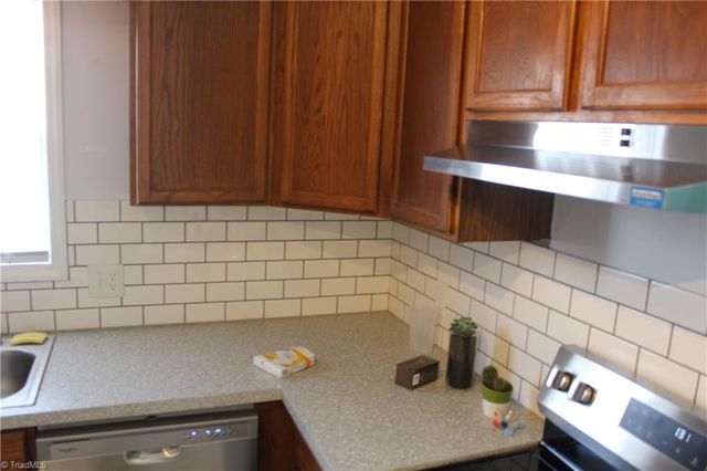 419 - 421 Claratom Drive, Winston-salem, NC 27107