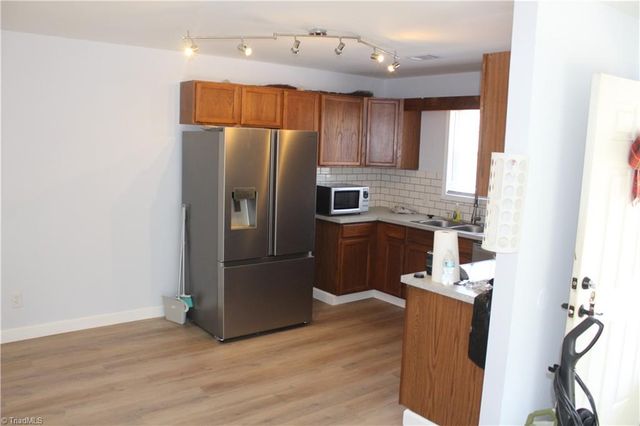 419 - 421 Claratom Drive, Winston-salem, NC 27107