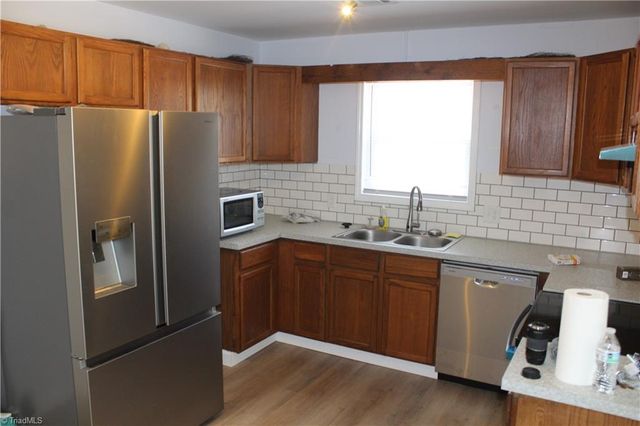 419 - 421 Claratom Drive, Winston-salem, NC 27107