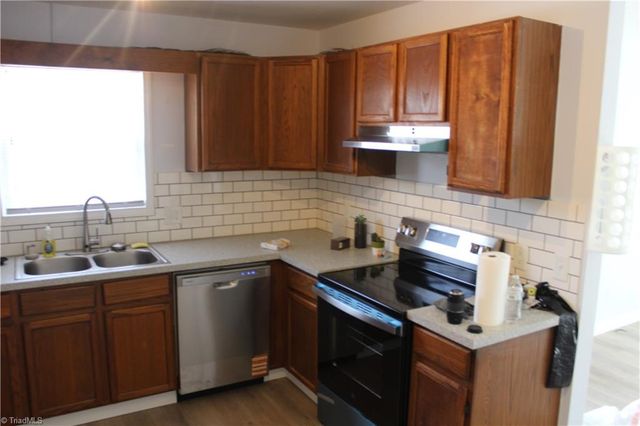 419 - 421 Claratom Drive, Winston-salem, NC 27107