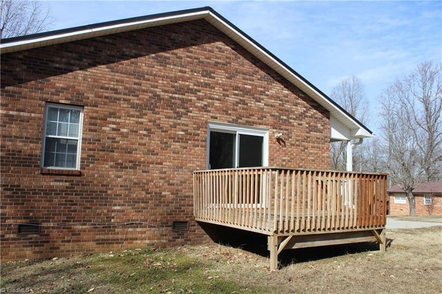 419 - 421 Claratom Drive, Winston-salem, NC 27107