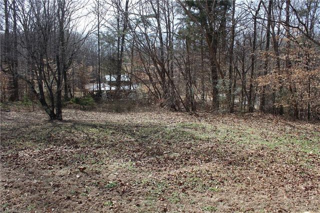 419 - 421 Claratom Drive, Winston-salem, NC 27107