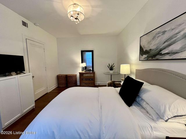 3015 Brownsboro Rd APT 1, Louisville, KY 40206