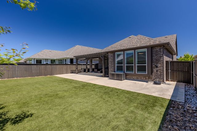 2201 LagunA Drive, Rowlett, TX 75088