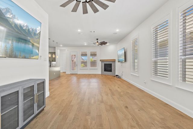 2201 LagunA Drive, Rowlett, TX 75088
