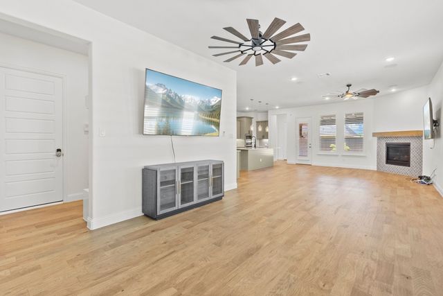 2201 LagunA Drive, Rowlett, TX 75088