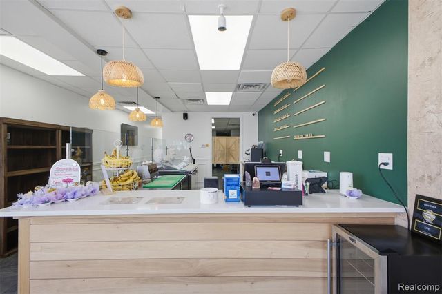 22701 Michigan Avenue, Dearborn, MI 48124