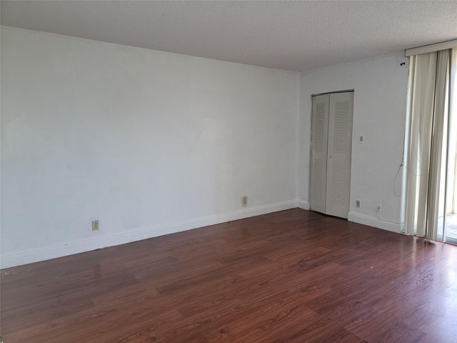 3121 NW 47th Terrace 403, Lauderdale Lakes, FL 33319