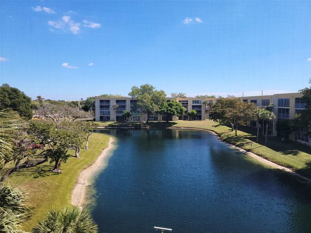 3121 NW 47th Terrace 403, Lauderdale Lakes, FL 33319